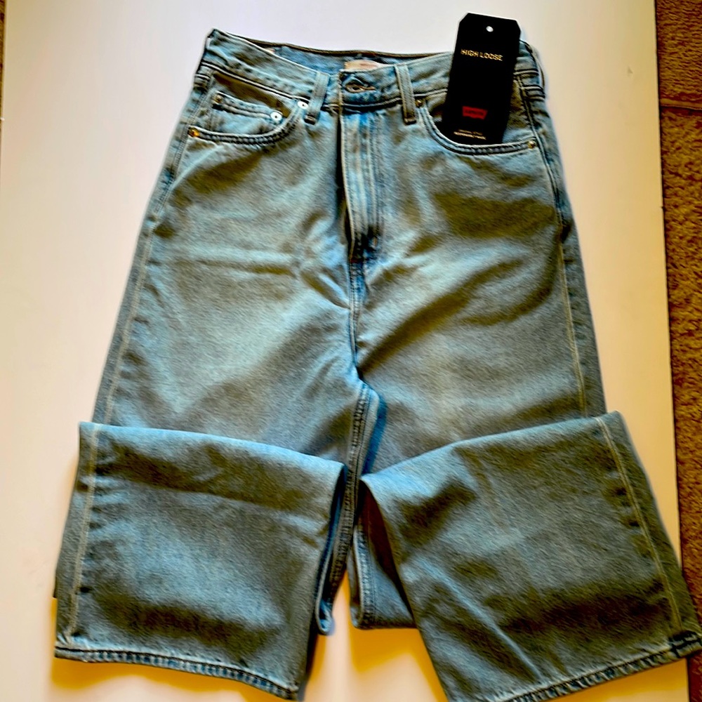 Levi’s Premium High Loose Light Wash jeans 29